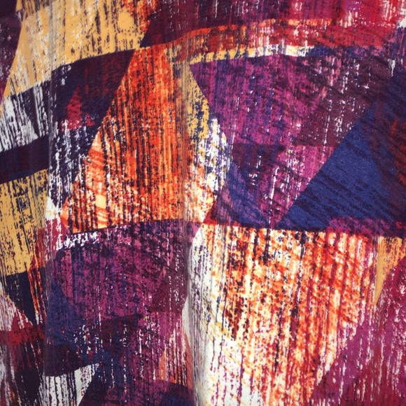 Alfred Dunner Abstract Geometric 3/4 Sleeve Blouse - Picture 5 of 6